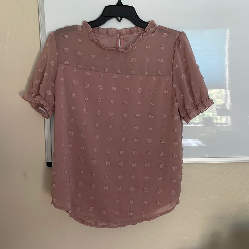 Mauve blouse with ruffled elastic sleeves